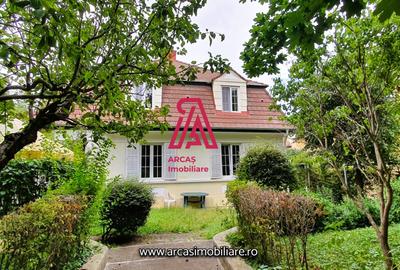 Casă cu 6 camere în Ultracentral