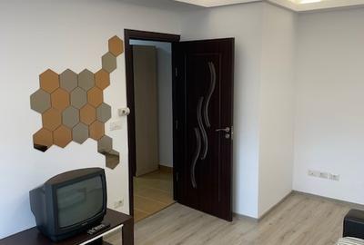 Apartament 2 camere de vanzare, ultracentral, Bacau