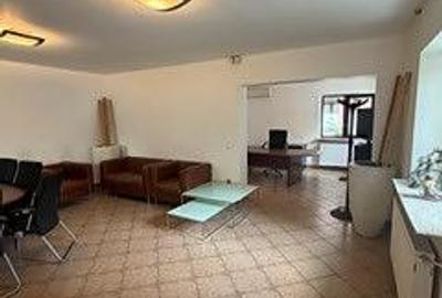 Vila Arc de Triumf office - 2