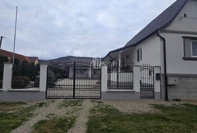 Casa ultramoderna de vanzare in Hetiur - 2