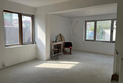 Casă cu 10 camere în Voluntari