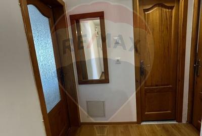DE INCHIRIAT: Apartament cu 2 camere zona Hotel Europa - 9