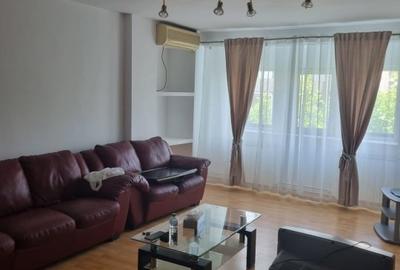 Apartament cu 3 camere decomandat, mobilat în Decebal