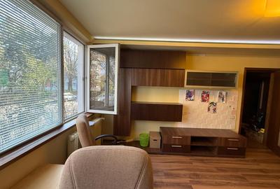 3 camere renovat – Piața Reșița - Aleea Reșița – Parter cu balcon - 8