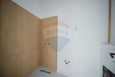 Apartament cu 4 camere de vânzare, ultracentral - 5