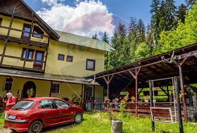 Vila / Pensiune cu 20 camere de vânzare în Câmpulung Moldovenesc, SV - 7