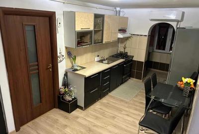 Apartament cu 3 camere decomandat în Nicolina
