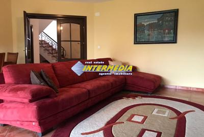 Casă individuală cu 5 camere în Cetate