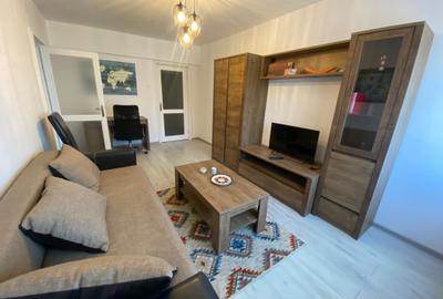 Apartament cu 2 camere decomandat în Central