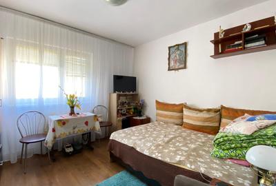 Apartament Zona Zorilor Decomandat - etaj 3/4 - 3