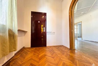 FARA Comision | Proprietate interbelică cu detalii originale | 93 mp | Mosilor - 5