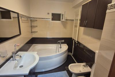 Închiriez apartament 2 camere Micro 4 - 4