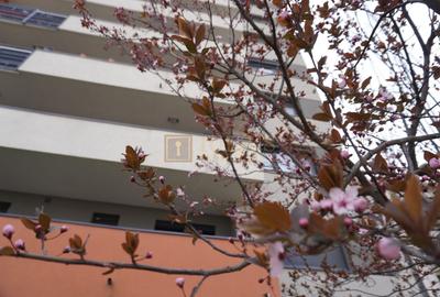 Apartament cu 2 camere decomandat în Torontalului