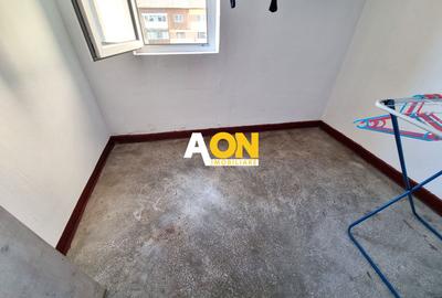 De inchiriat apartament 3 camere, zona Piata, Cetate - 14