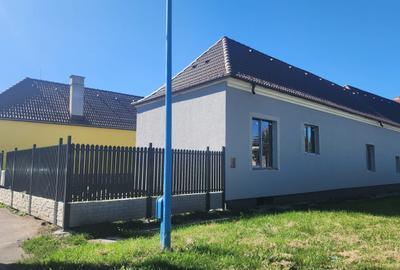 De inchiriat spatiu salon, scaun frizerie sau beauty - 1