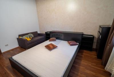 De vanzare casă  5 camere - 13