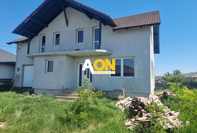 Casă individuală cu 4 camere în Partoș