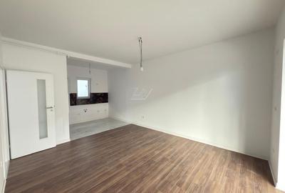Asfalt. Spatiu pod. Balcon mare. - 3