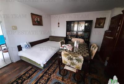 In exclusivitate Piata Veteranilor casa individuala  7 min de metrou - 14