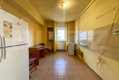 Apartament de 3 camere decomandat, 75 mp, 2 băi, 2 balcoane, etaj intermediar. - 14