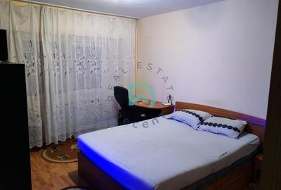 Apartament cu 3 camere decomandat în Răcădău