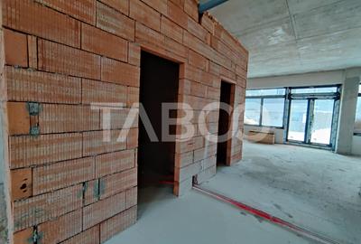 Spatiu comercial open space generos stradal cu vitrine Turnisor Sibiu - 7