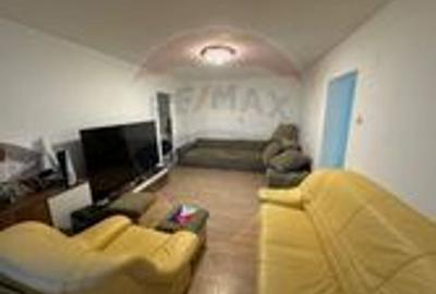 Apartament cu 4 camere semidecomandat, mobilat în Malul Mureșului