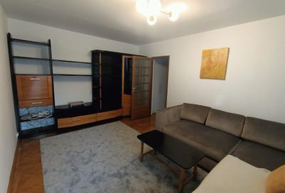 Apartament cu 2 camere semidecomandat, mobilat în 1 Mai