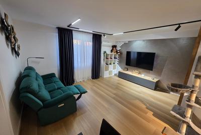 Apartament cu 3 camere decomandat în Roșu