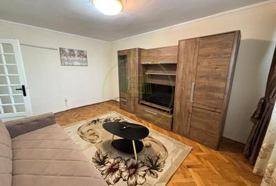 Apartament cu 3 camere decomandat, mobilat în Calea București