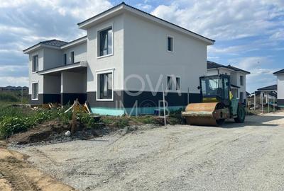 Duplex cu 5 camere în Șura Mică
