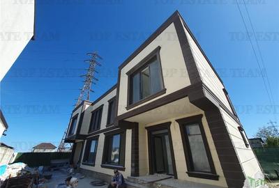 Duplex 8 camere cu doua intrari separate curte comuna Navodari - 4