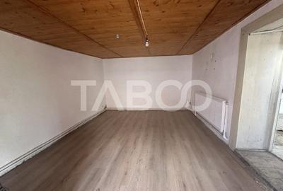 Casa de vanzare 2 camere 61 mpu teren liber 974 mp Venetia de Sus - 3
