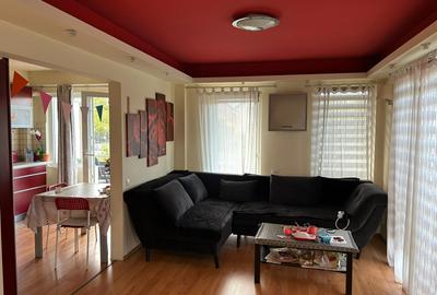 Apartament cu 4 camere decomandat, mobilat în Între Lacuri