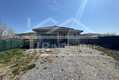 Casa individuala, 200 mp utili, 1399 mp teren, Zona Ernei - 1