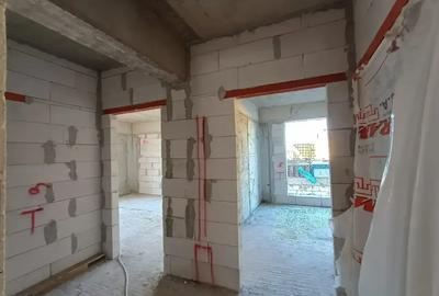 Apartament cu 2 camere decomandat în Theodor Pallady