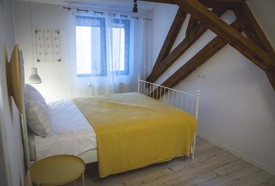 Casă Centrul Istoric Brașov, lipit Strada Sforii + business turistic activ - 1