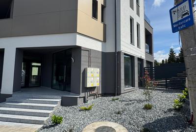 Spatiu de vanzare , parter de bloc nou, vitrina mare la strada - 1
