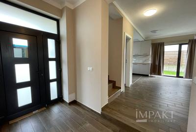 Casă / Vilă cu 4 camere de închiriat - Dezmir - 3