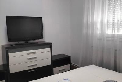 Închiriez apartament modern, 3 camere,  zona Robea.