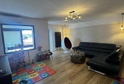 Apartament cu 4 camere decomandat, mobilat în Centrul Civic