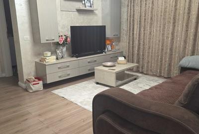 Apartament cu 3 camere semidecomandat, mobilat în Girocului