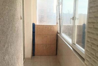 Apartament cu 2 camere decomandat în Titan