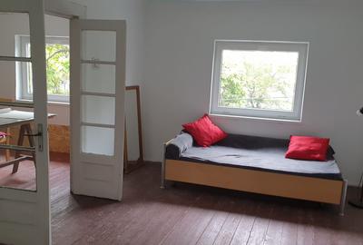 VANZARE APARTAMENT CU 3  CAMERE ,  MANSARDA - PIATA DOMENII - 2