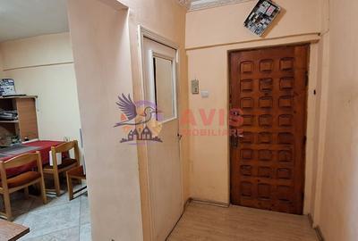 Apartament cu 4 camere decomandat de vanzare in zona Rovine - 12