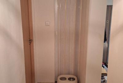 Titan-Policlinica, apartament 3 camere, decomandat, bloc 4 etaje, boxa pe palier - 16