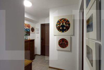 Apartament cu 3 camere decomandat, mobilat în Central