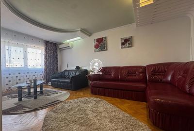 Apartament cu 3 camere decomandat în Nicolina