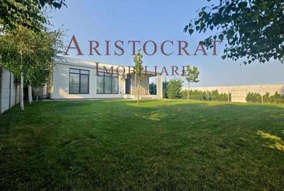 Casă cu 4 camere în Corbeanca