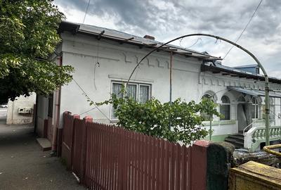 Casă individuală cu 4 camere în Central